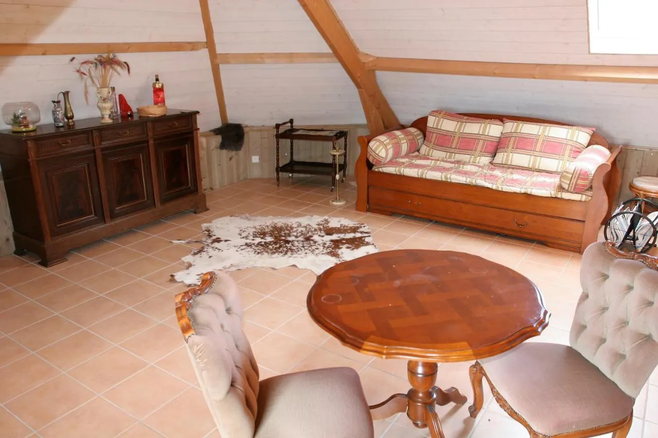 Chambres D'Hotes De Lunel Tresboeuf Bed & Breakfast