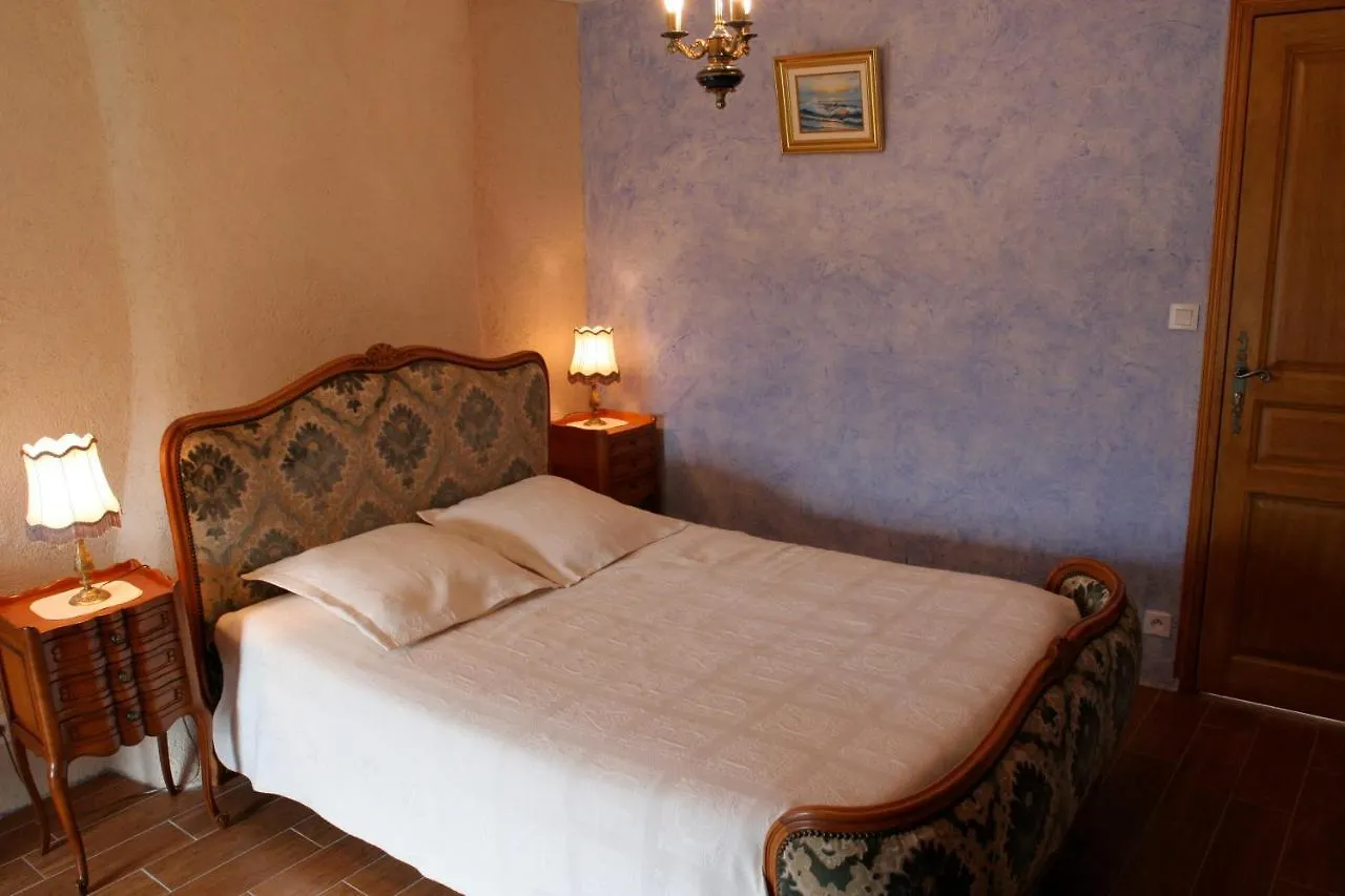 Chambres D'Hotes De Lunel Tresboeuf Bed & Breakfast